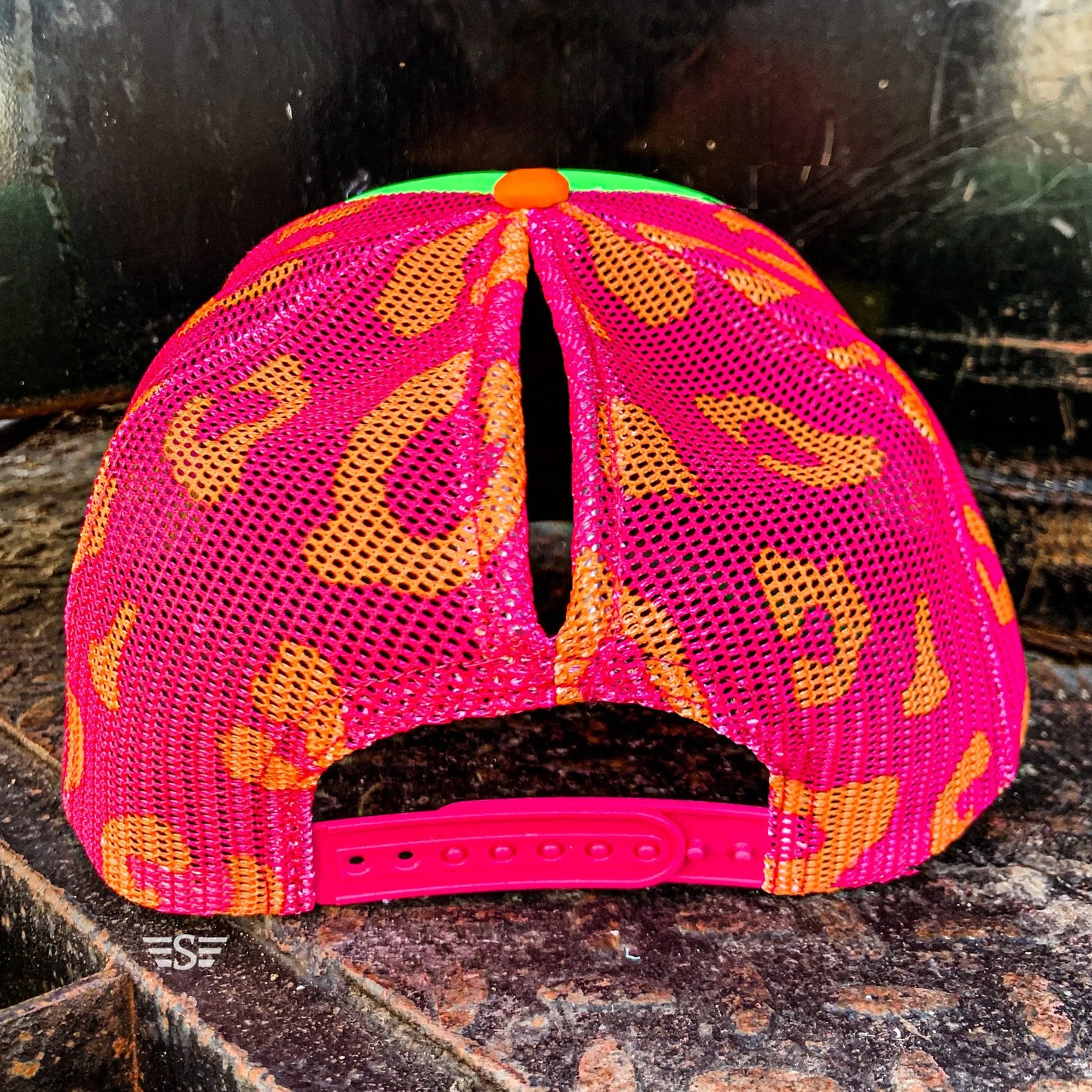 Magna Pony NEON LEOPARD Mesh Back Cap Flying S Company