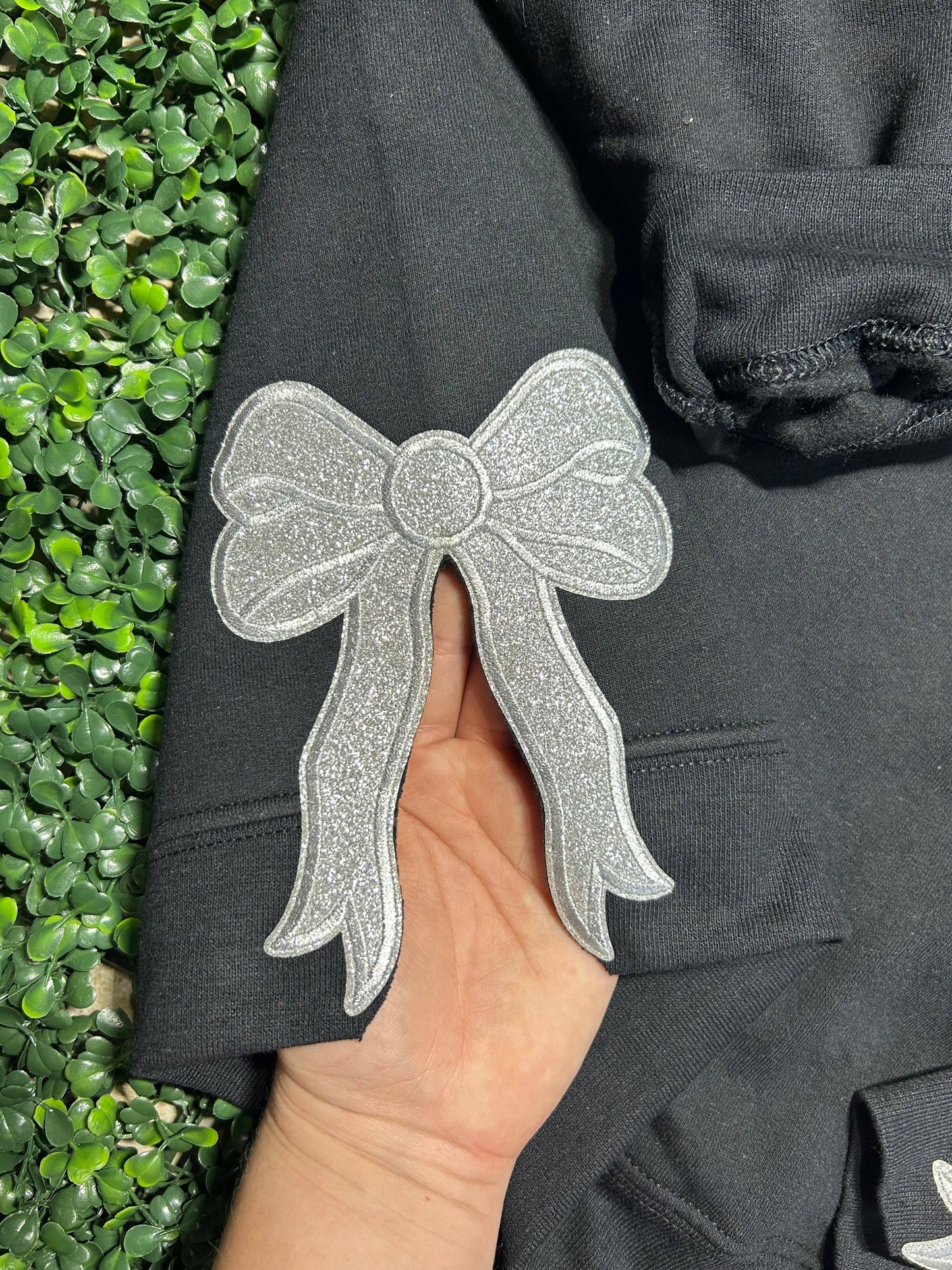 Glitter Bows(Set of 2) ....Patches Only 6j Threads LLC