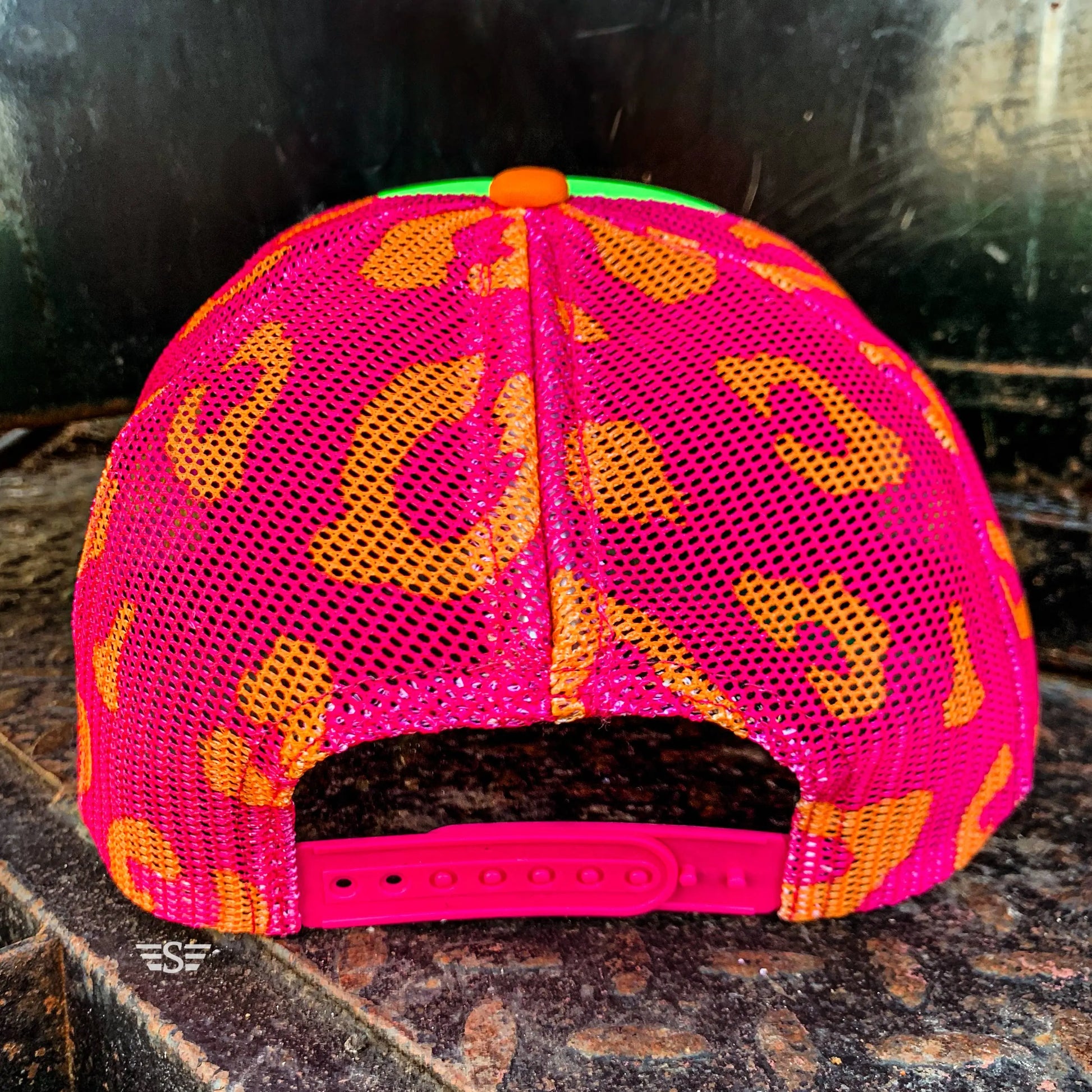 Magna Pony NEON LEOPARD Mesh Back Cap Flying S Company